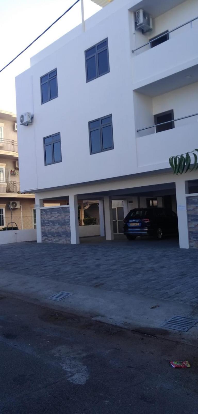 Nayuha Apt B Flic-en-Flacq Esterno foto